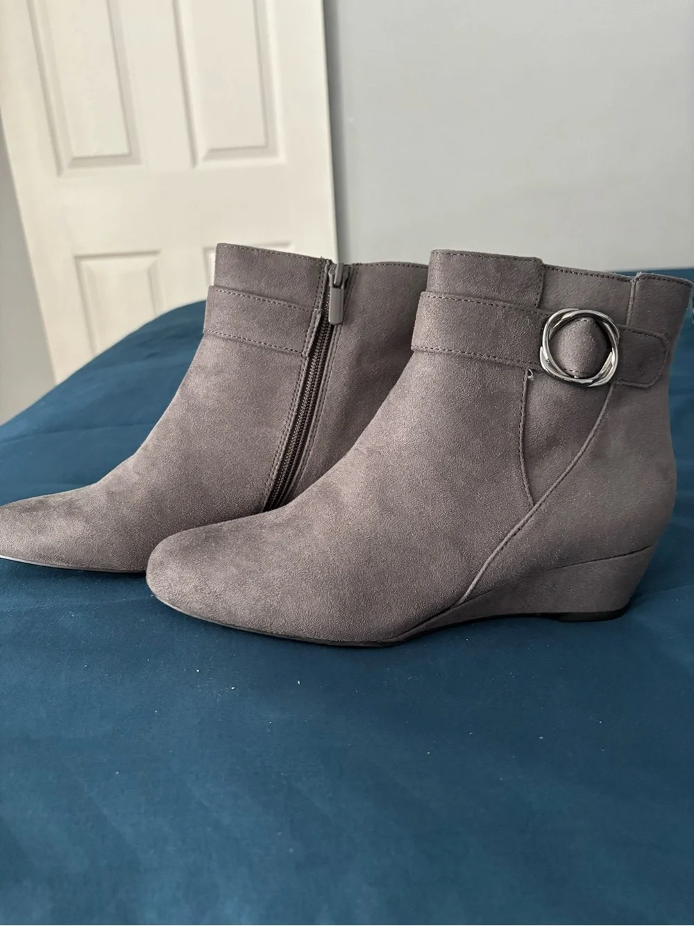 Women’s Gray Suede Dress Boots - Size 8